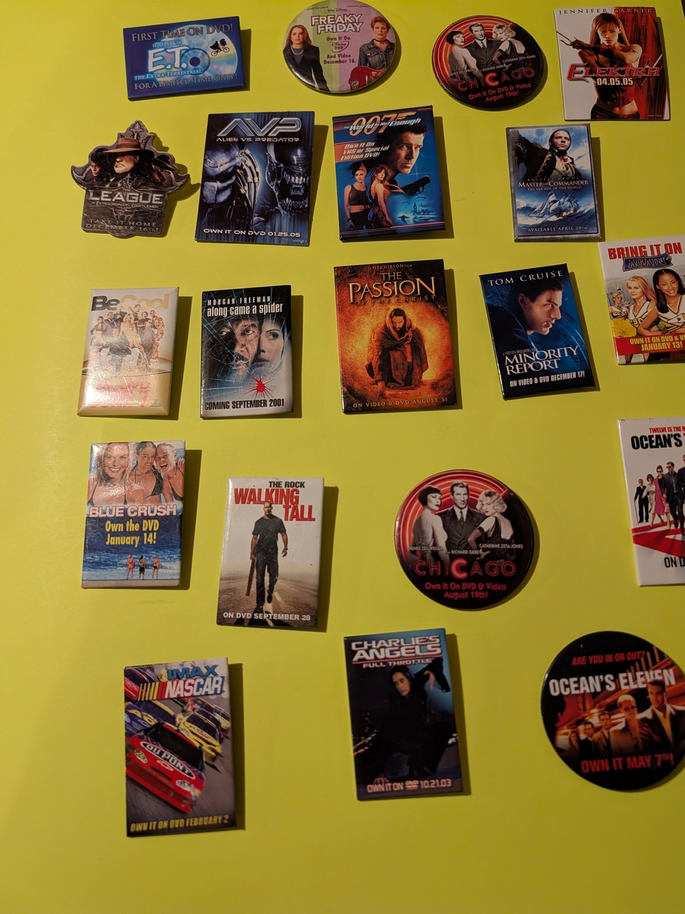MOVIE BUTTON LOT 20+ Pre owned